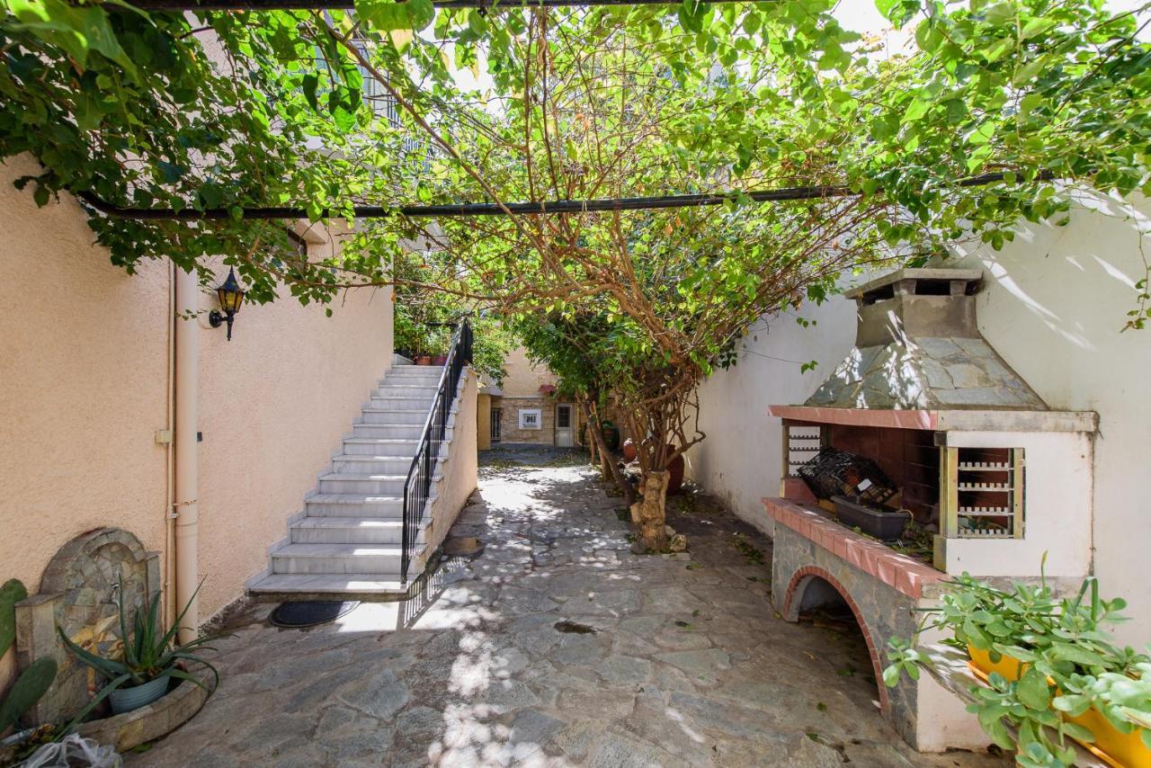 Aegina'S Flowers House المظهر الخارجي الصورة